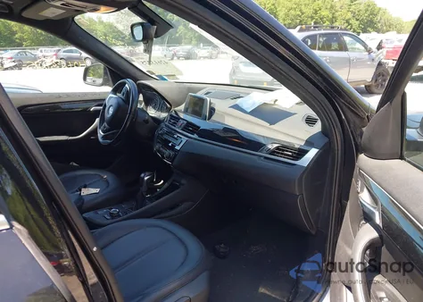 2017 BMW X1 xDrive28I из США, поврежденный, VIN WBXHT3C33H5F71732